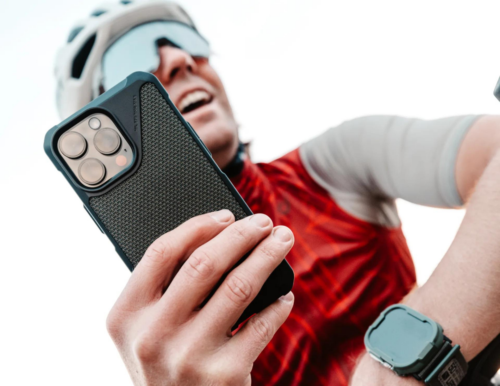 UAG Metropolis LT Case for iPhone 15 Pro - Pro Max - Kevlar Black & Olive - THABTHABA STORE