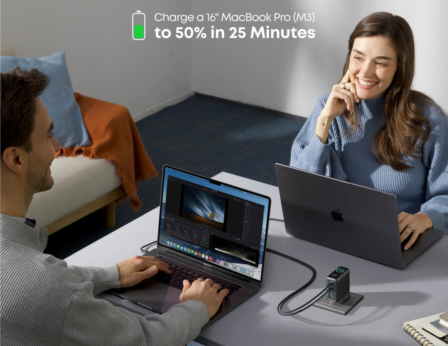 شاحن Anker GaN للكمبيوتر المحمول بقوة 140 واط و4 منافذ مع كابل USB-C وشاشة ذكية (B2697KZ1)