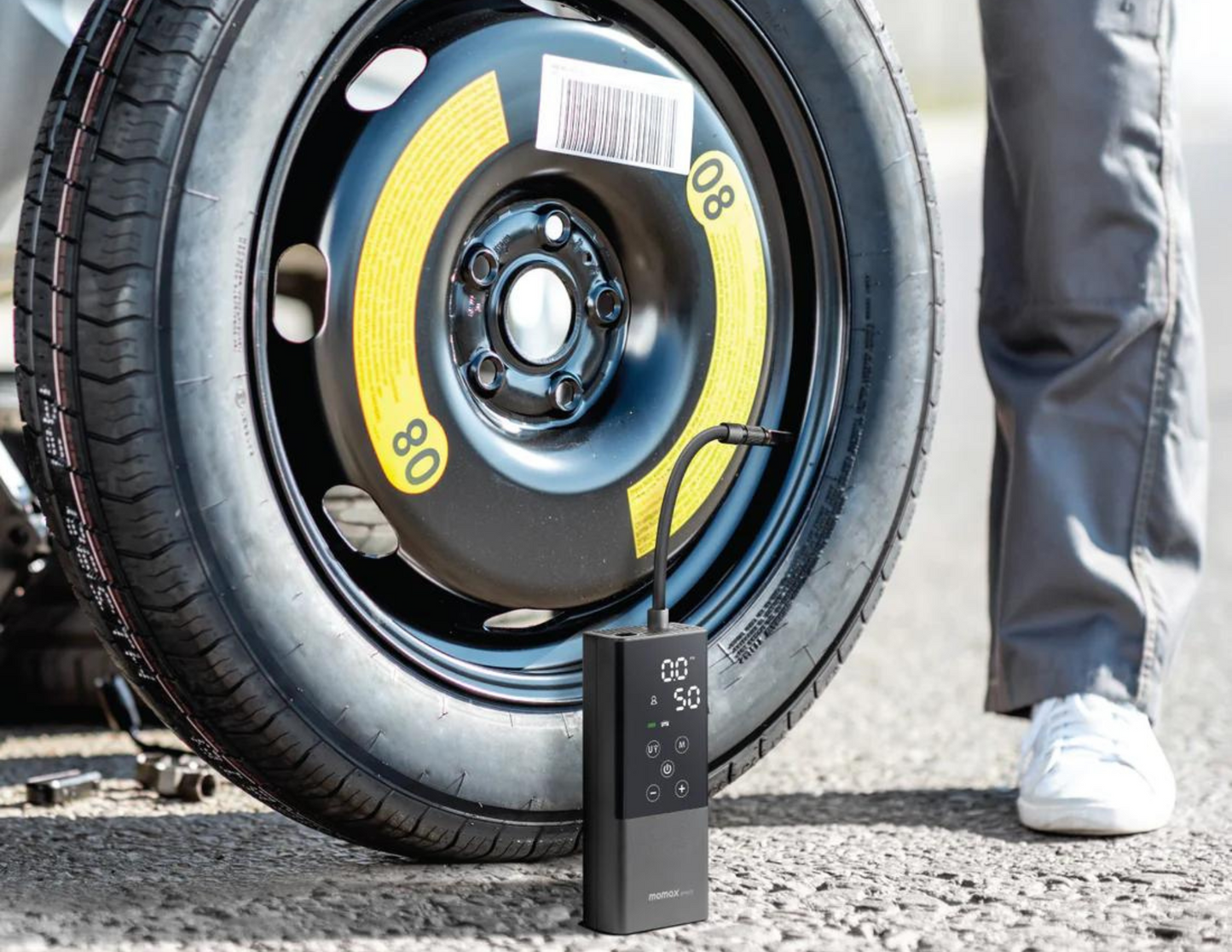 Momax Smart IoT Electric Air Pump with Flash - THABTHABA STORE