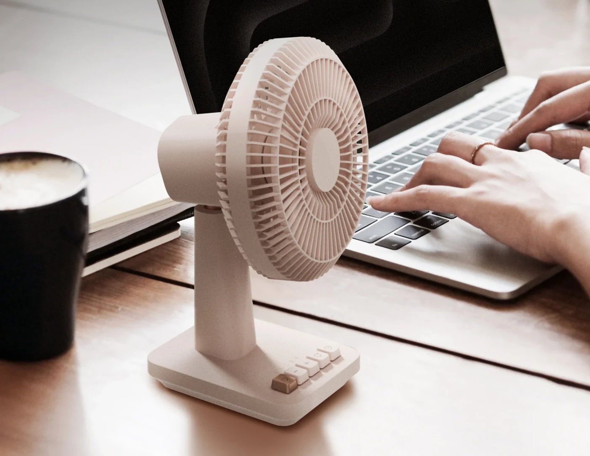 Momax 1°Pod Mini Desktop Wireless Fan – Ultra Quiet, 4-Speed, USB-C, 90° Rotation, 12H Battery