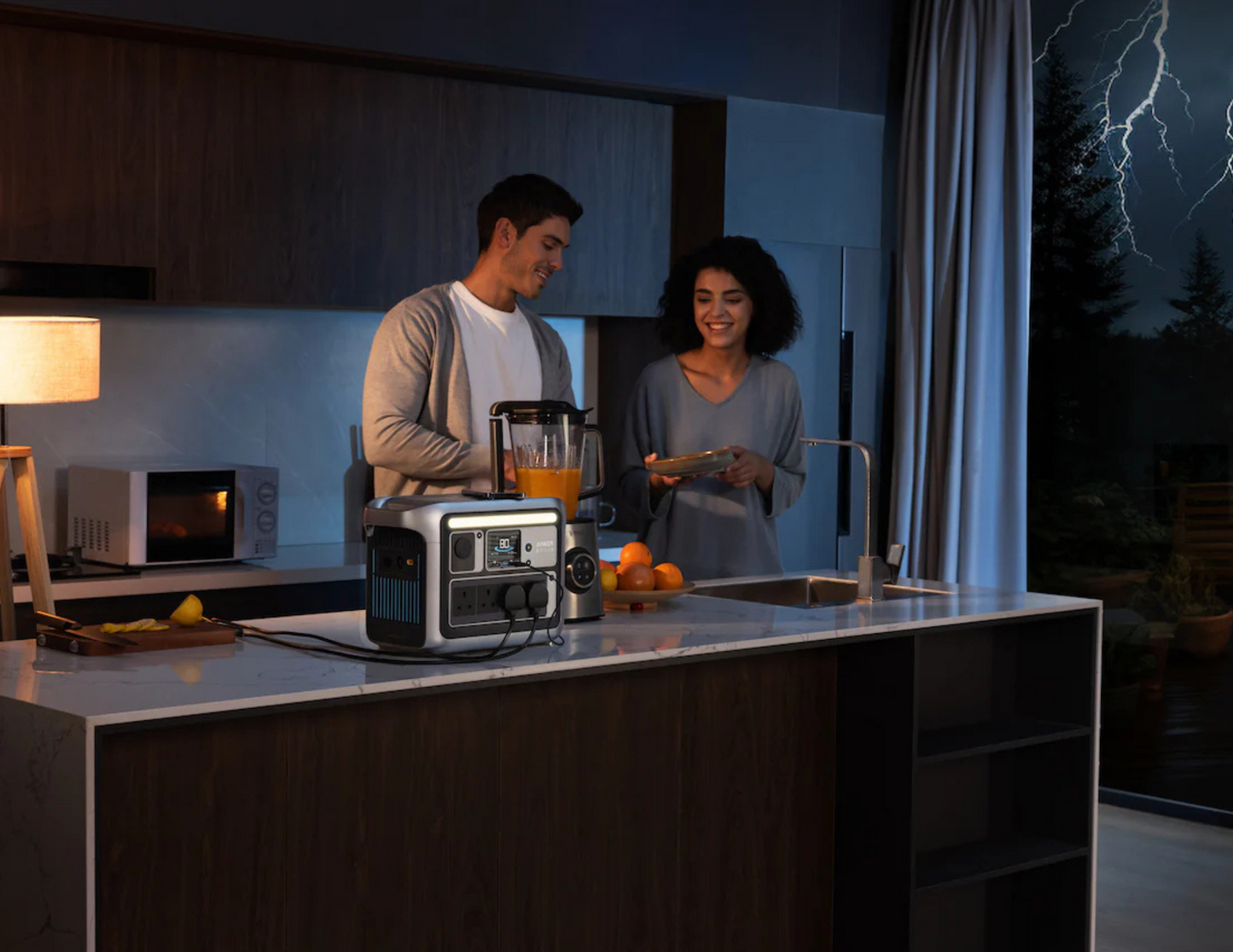 بطارية رحلات محطة الطاقة المحمولة Anker SOLIX C1000 – 1056 وات في الساعة، 1800 وات