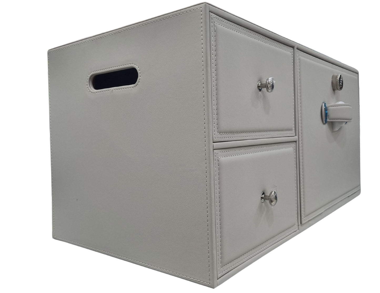 Side view of the car trunk organizer, highlighting its stable and non-slip base.