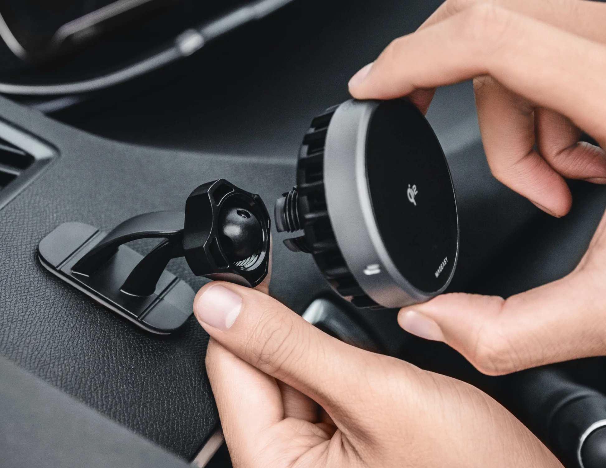 360° adjustable ball joint for MagMount Charger MAAIWA283SG24 in use.