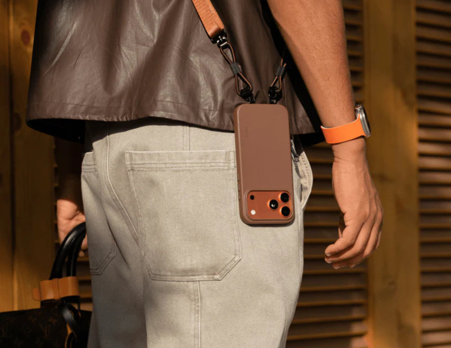 moft-snap-case-movas-iphone-17-pro-pro-max-brownie-qatar