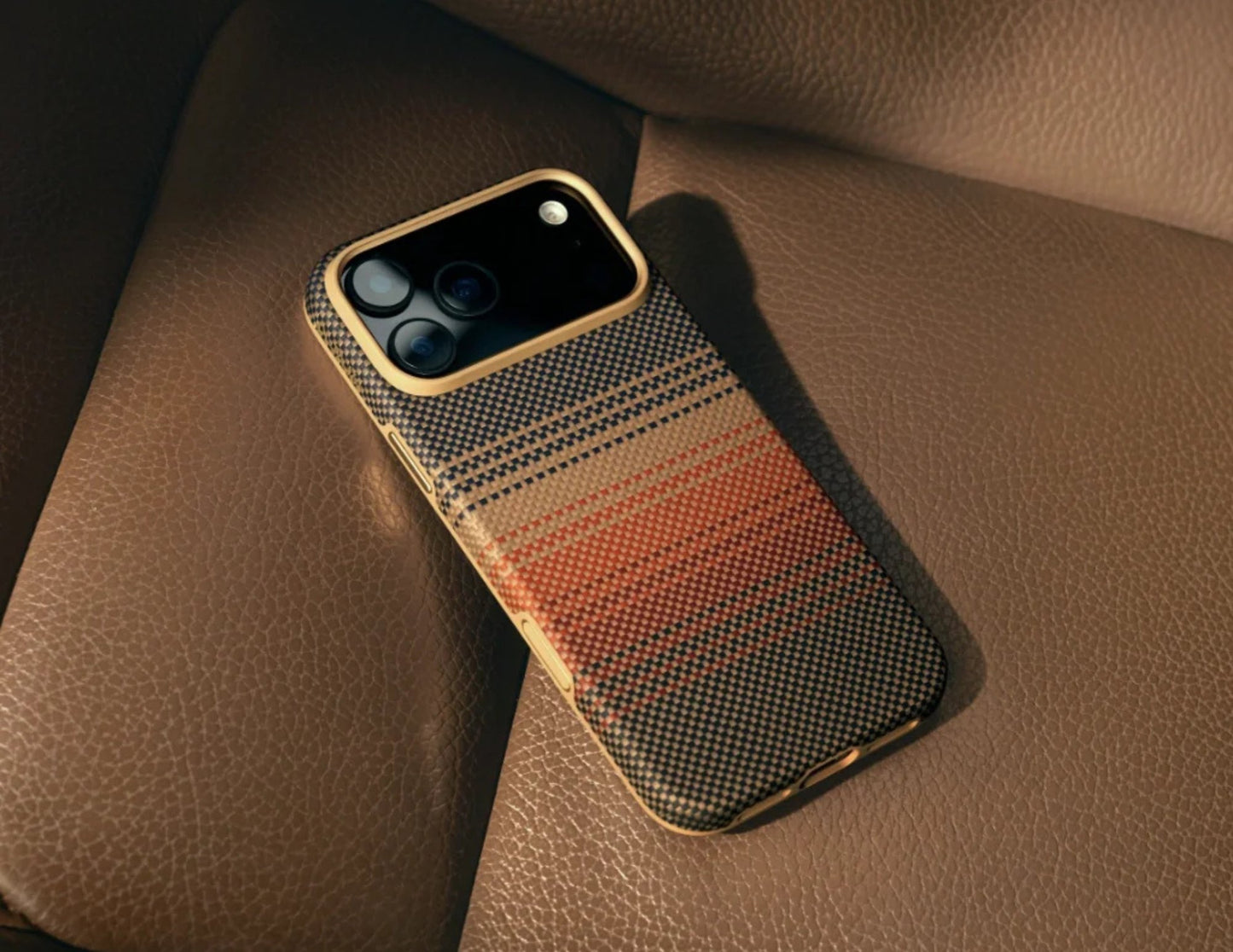 Pitaka Aramid UltraGuard Sunset Case for iPhone 17 Pro & Pro Max, premium aramid fiber, Orca resin, military-grade protection, MagSafe compatible