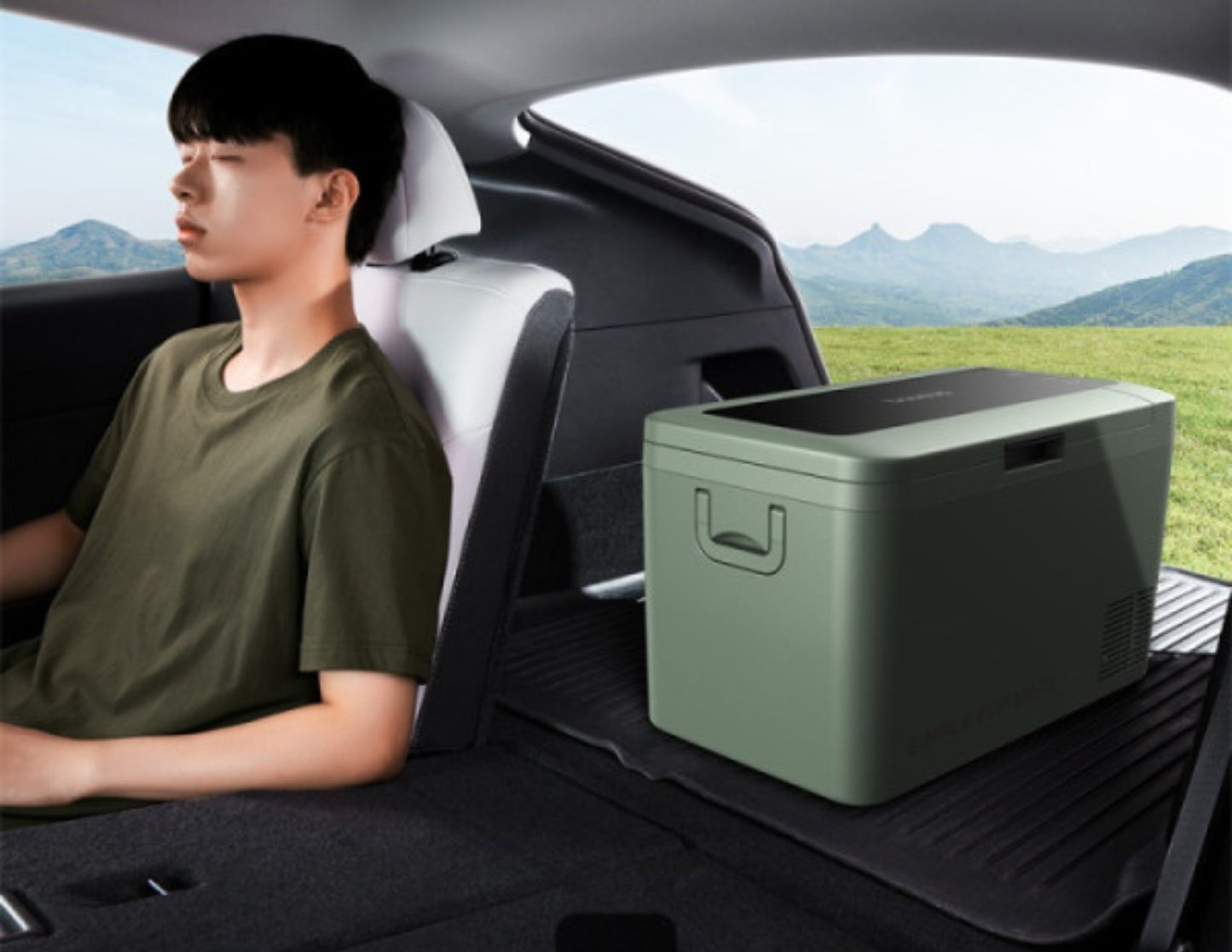 ثلاجة سيارة Baseus T-Space Series لسيارة Tesla Model Y C12451300611-00 باللون الأخضر