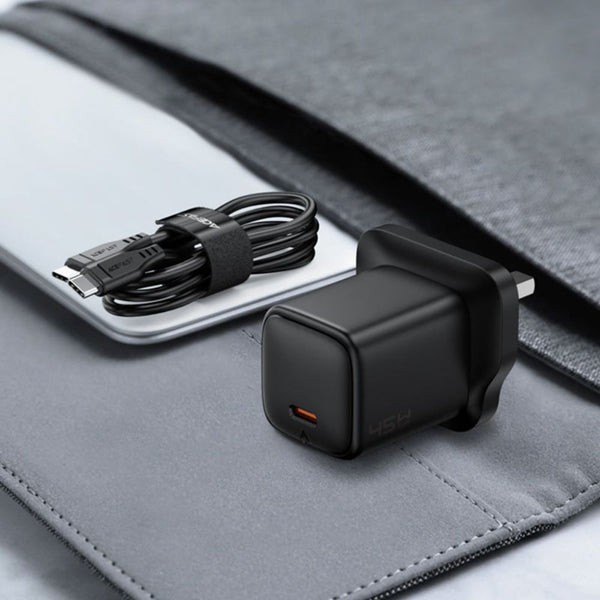 Acefast P5 A133 45W GaN USB-C fast charger with UK plug and USB-C cable Qatar