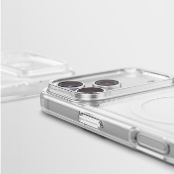 Amazingthing MINIMAL Mag Clear Protective Case for iPhone 18 Pro with anti-yellowing materials, N52 MagSafe magnets and drop protection in Qatar
