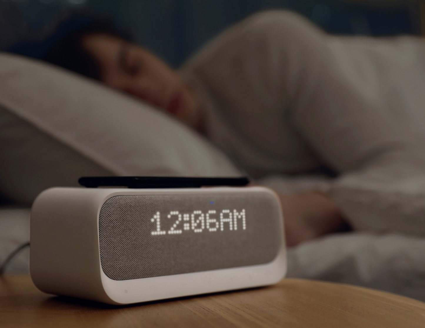 Anker SoundCore Wakey (A3300221) playing ambient sleep sounds at bedtime.