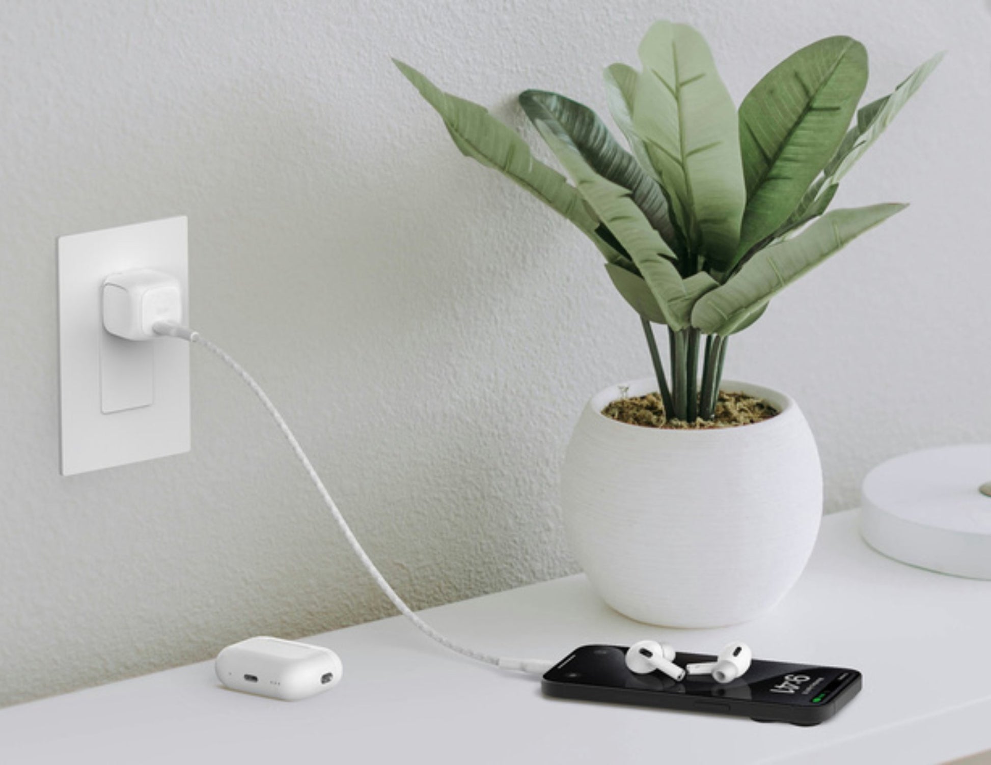 Belkin BoostCharge WCA008 30W USB-C charger foldable prongs white Thabthaba Qatar