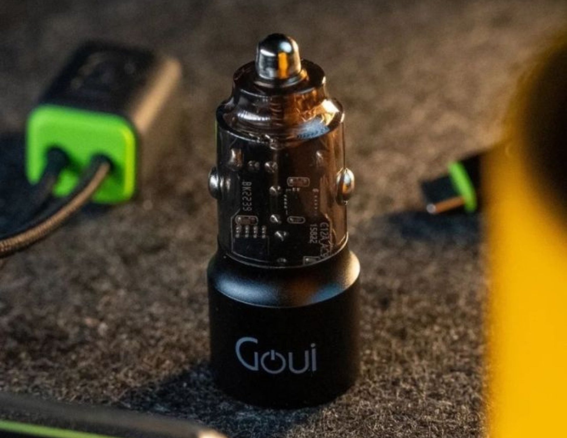 GOUI Gear 65W nano dual port car charger transparent Qatar