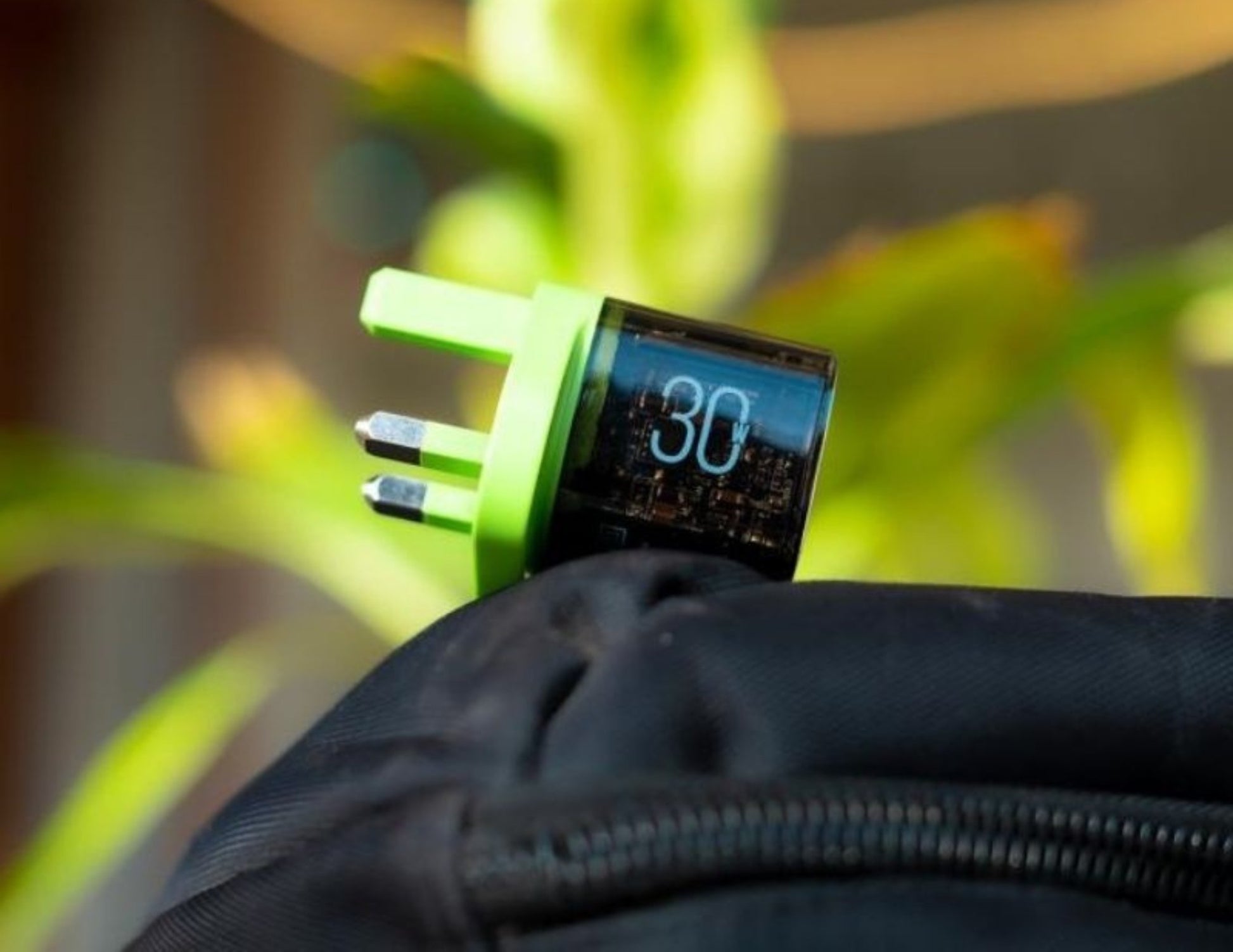 GOUI Mini 30W nano PD wall charger transparent Qatar