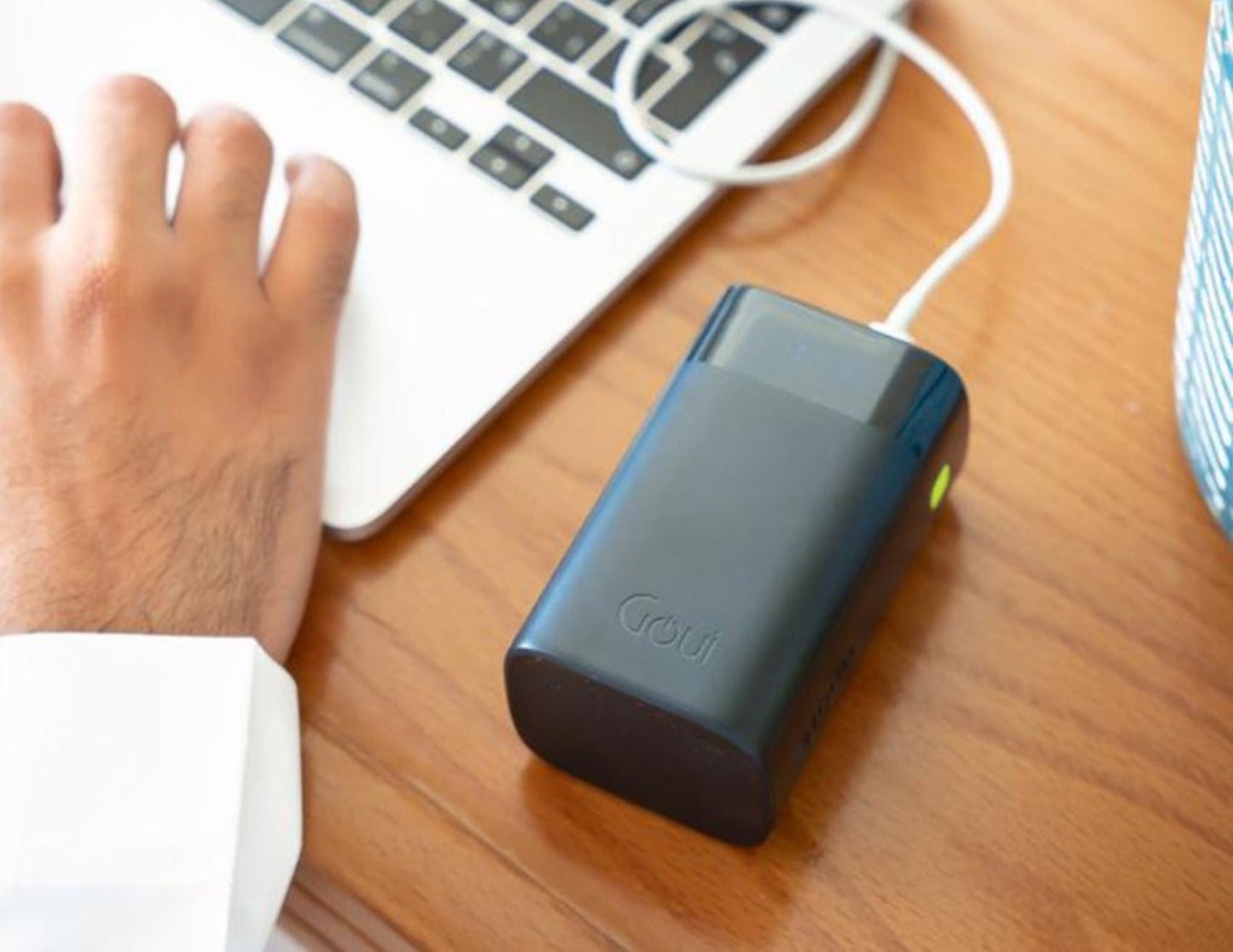 Goui P20 fast charging 20000mAh power bank 65W with battery display.
