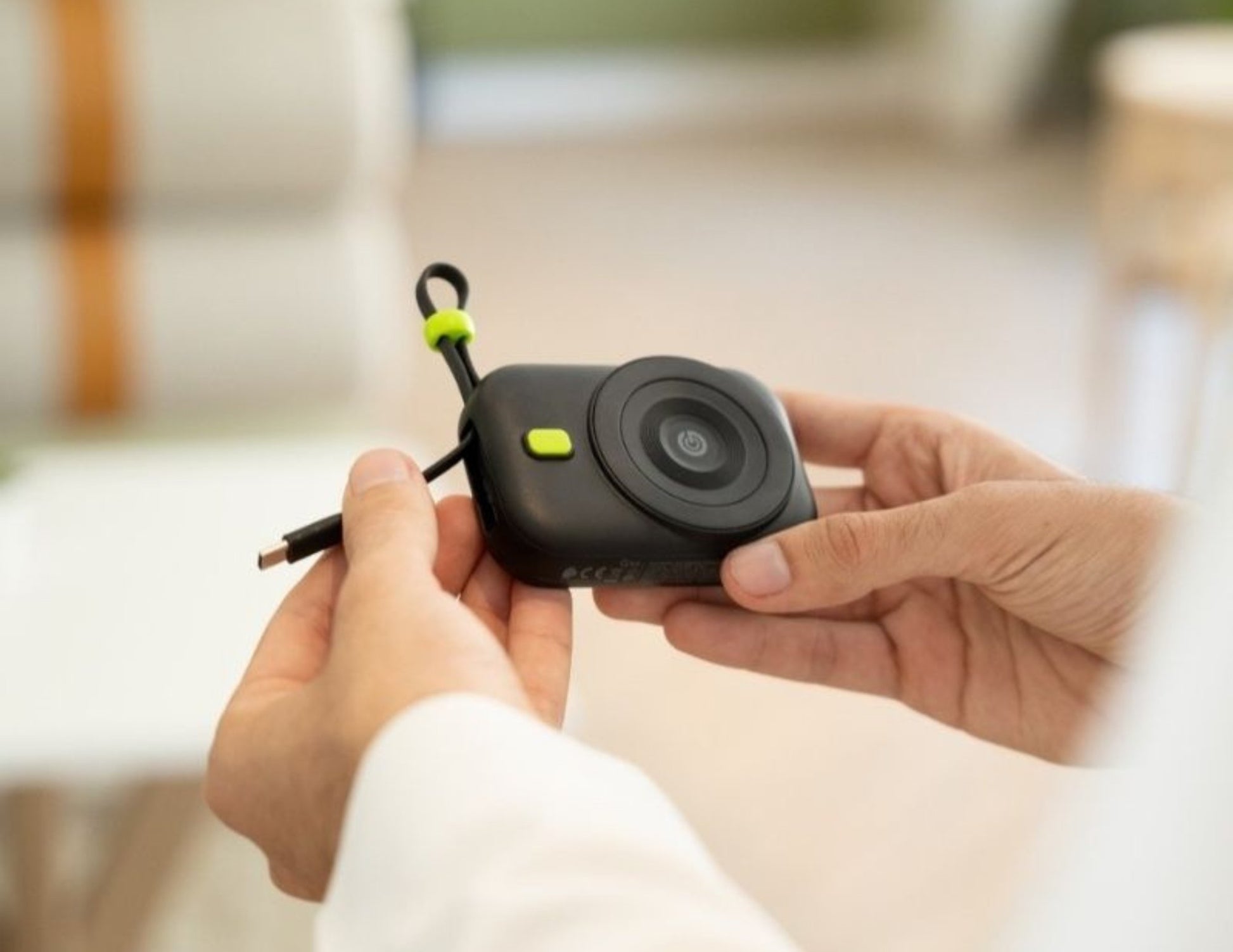 GOUI Station 10000mAh 15W wireless power bank Qatar