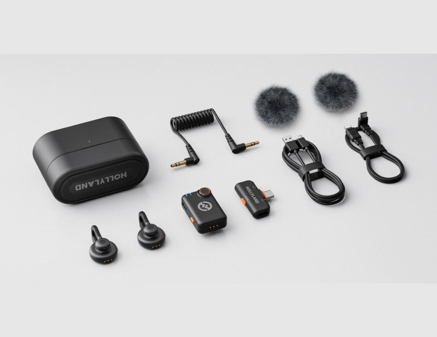 Hollyland LARK M2S Ultimate Combo wireless lavalier microphone for content creation.