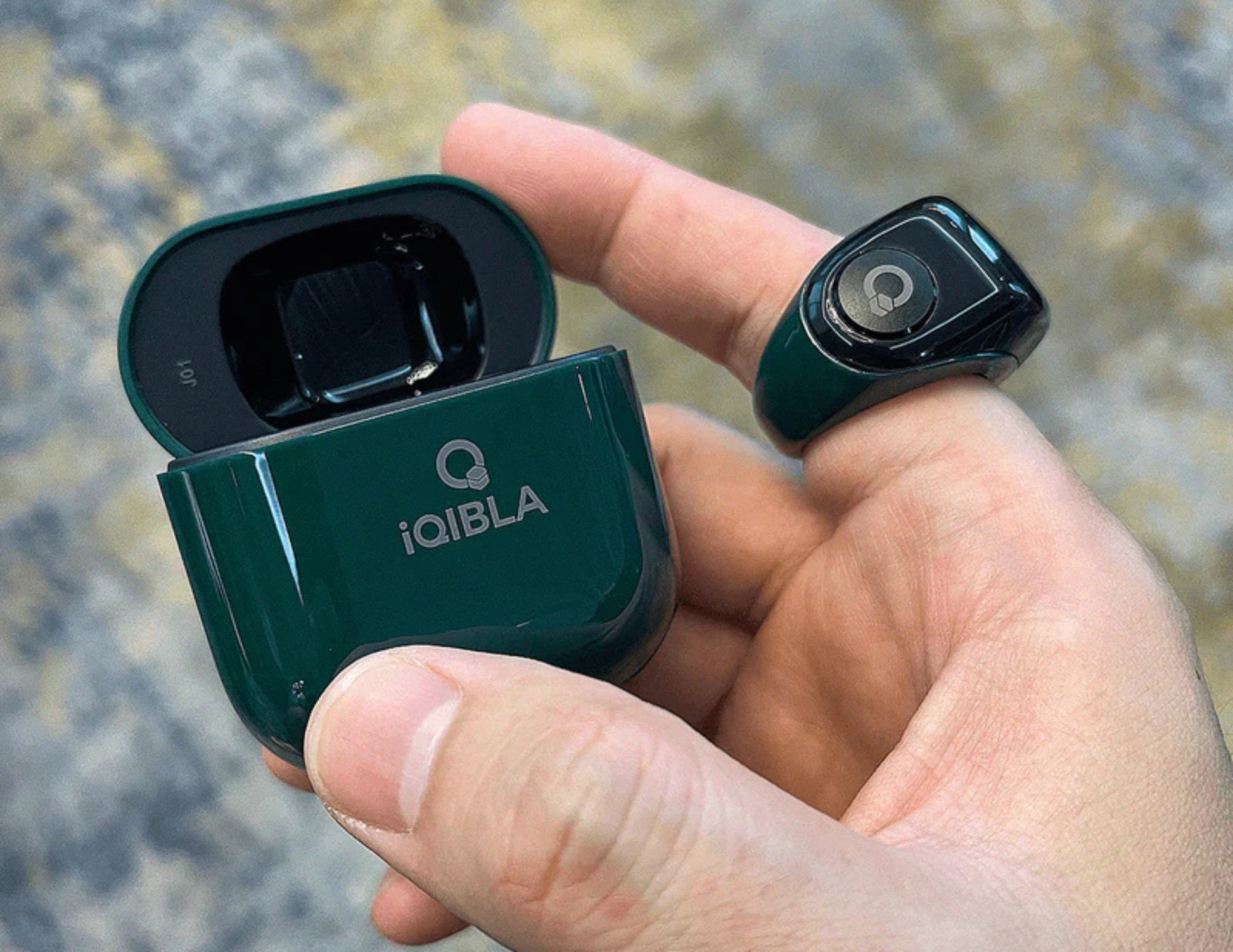 iQibla Zikr Ring Jood J01 smart tasbih ring with Athan reminders, step counter, and charging case Qatar