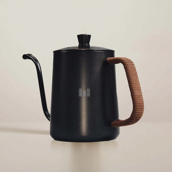Macnoa MacPour gooseneck coffee pot with stainless steel design and hand wound grip Black Qatar