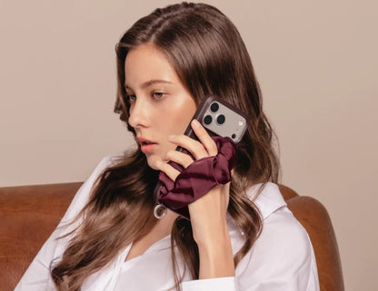 MagEasy Foulard M Bracelet Case silk strap iPhone 17 Pro Max Qatar