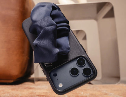 MagEasy Foulard M Bracelet Case silk strap iPhone 17 Pro Max Qatar