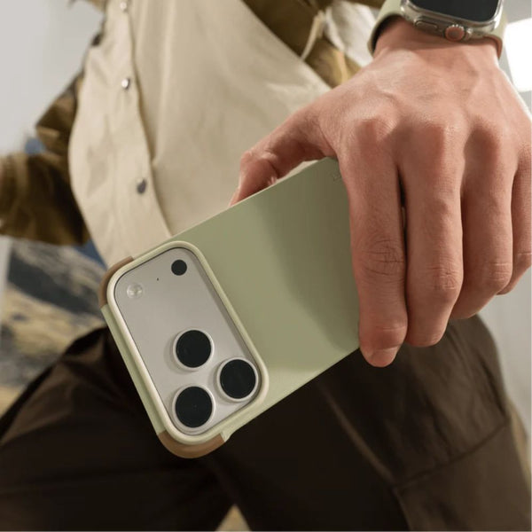 MOFT Frame Case MOVAS iPhone 18 Pro Khaki Green x Brownie MagSafe compatible Qatar