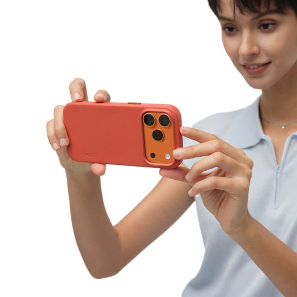 MOFT Snap Case MOVAS™ MagSafe vegan leather case for iPhone 17 Pro Clay Red Qatar