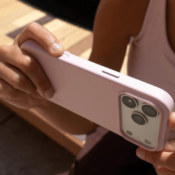 MOFT Snap Case MOVAS™ MagSafe vegan leather case for iPhone 17 Pro Light Pink Qatar