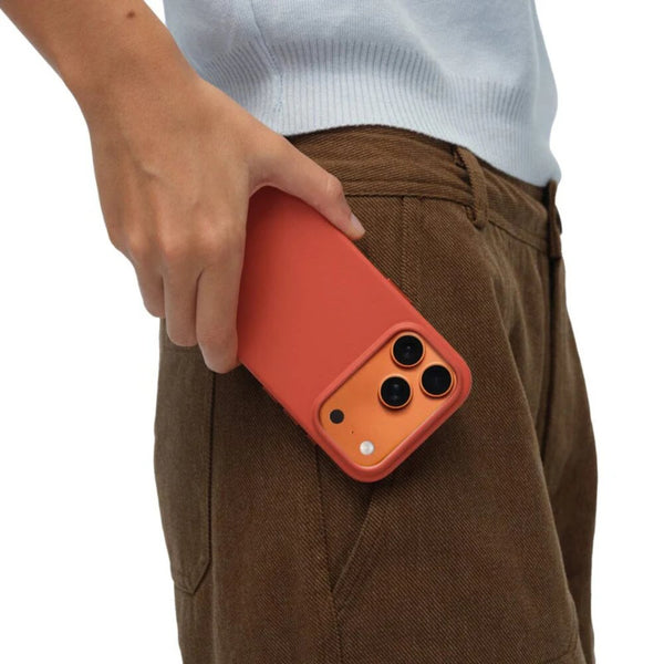 MOFT Snap Case MOVAS™ MagSafe vegan leather case for iPhone 17 Pro Max Clay Red Qatar