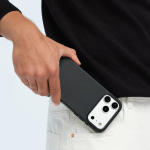MOFT Snap Case MOVAS™ MagSafe vegan leather case for iPhone 17 Pro Max Jet Black Qatar