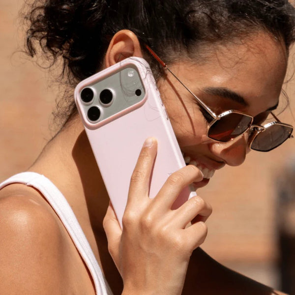 MOFT Snap Case MOVAS™ MagSafe vegan leather case for iPhone 17 Pro Max Light Pink Qatar