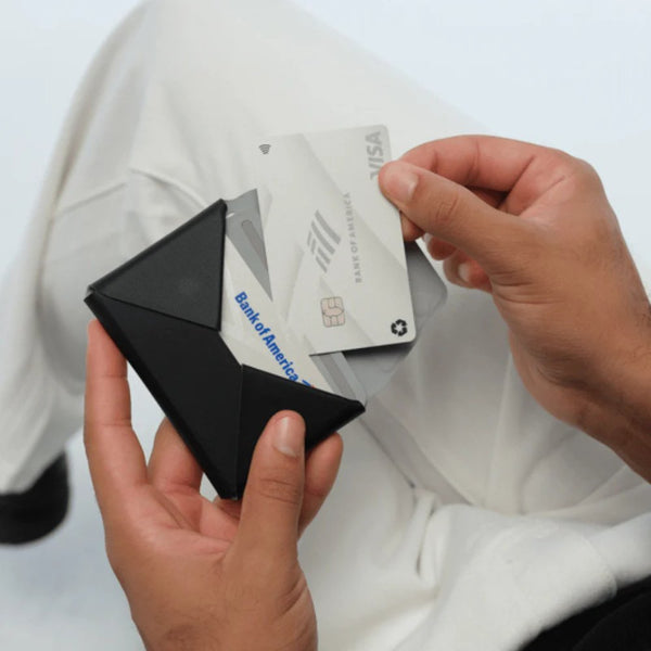 MOFT Snap Field Wallet with Stand MagSafe RFID card holder Jet Black Qatar