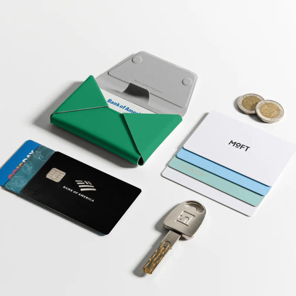 MOFT Snap Field Wallet with Stand MagSafe RFID card holder Oz Green Qatar