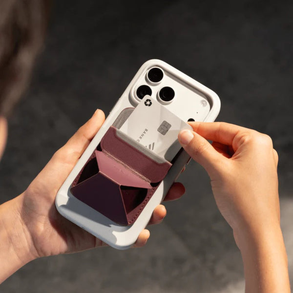 MOFT Trackable Snap-on Phone Stand & Wallet MagSafe wallet with tracking Blackberry Qatar