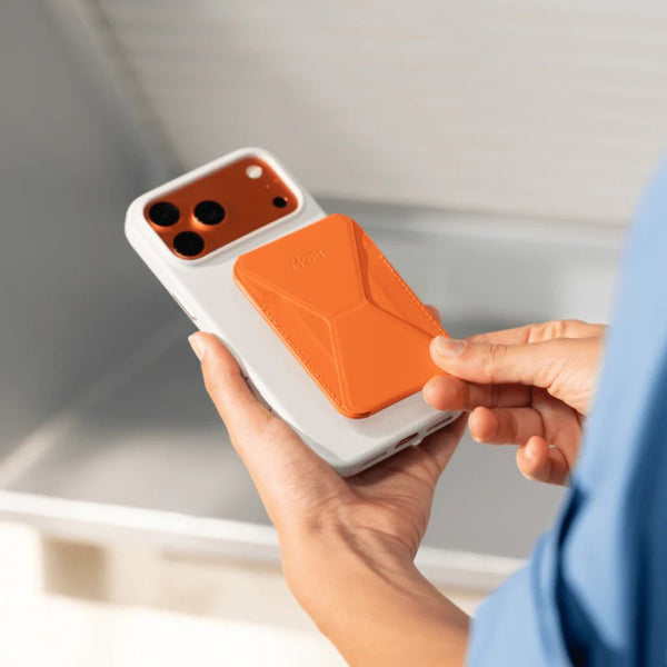 MOFT Trackable Snap-on Phone Stand & Wallet MagSafe wallet with tracking Terracotta Qatar