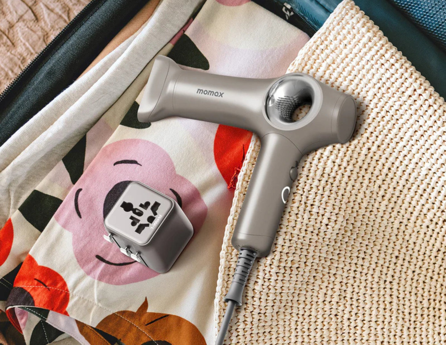 Momax 1-Care Velo BLDC hair dryer with magnetic nozzle Qatar