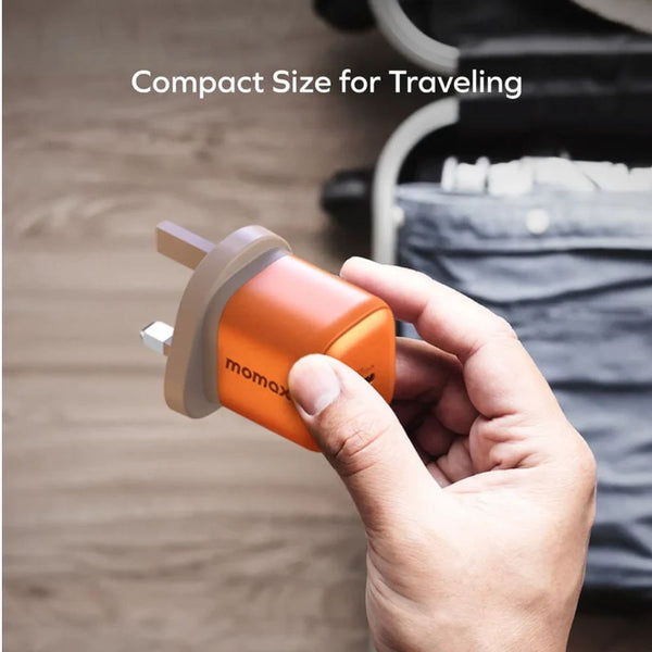 Momax 1-Charge 45W GaN USB-C PD 3.0 charger Orange UM73UKM with PPS fast charging and safety protection Qatar