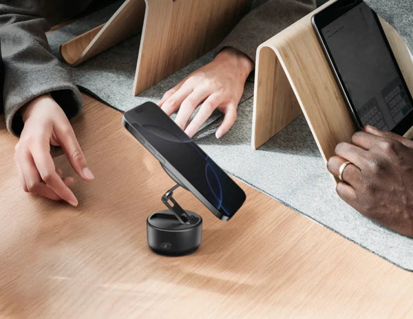 Momax 1-Snap Go Auto Suction Magnetic Phone Stand KH20