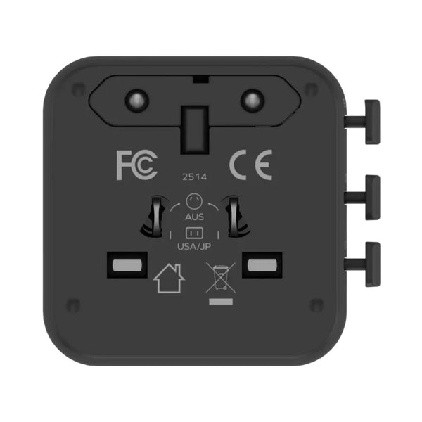 Momax 1-World² UA29D 20W GaN travel charger Black with USB-C PD, USB-A ports and worldwide plug compatibility Qatar