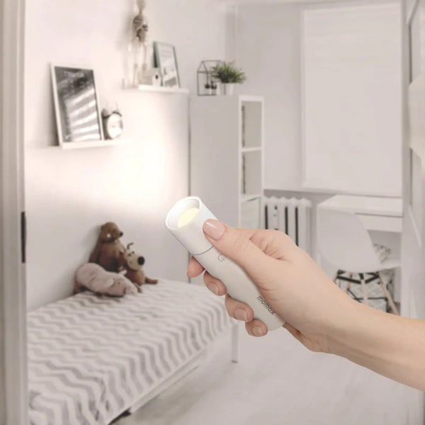Momax SnapLux QL12W portable LED lamp with 1200mAh battery and magnetic mounting Qatar