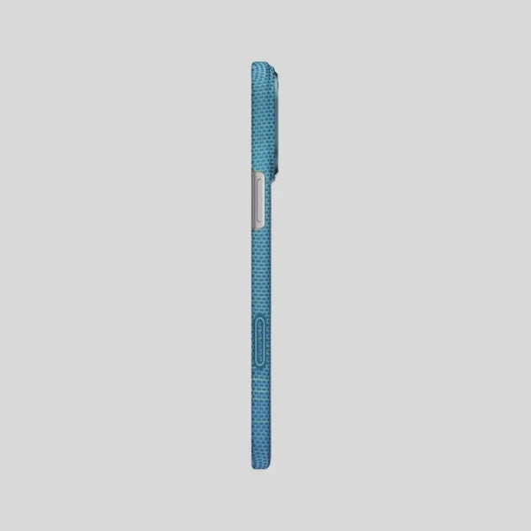 PITAKA Lucid Blue Ultra-Slim MagSafe aramid fiber case for iPhone 17 Pro Max Qatar