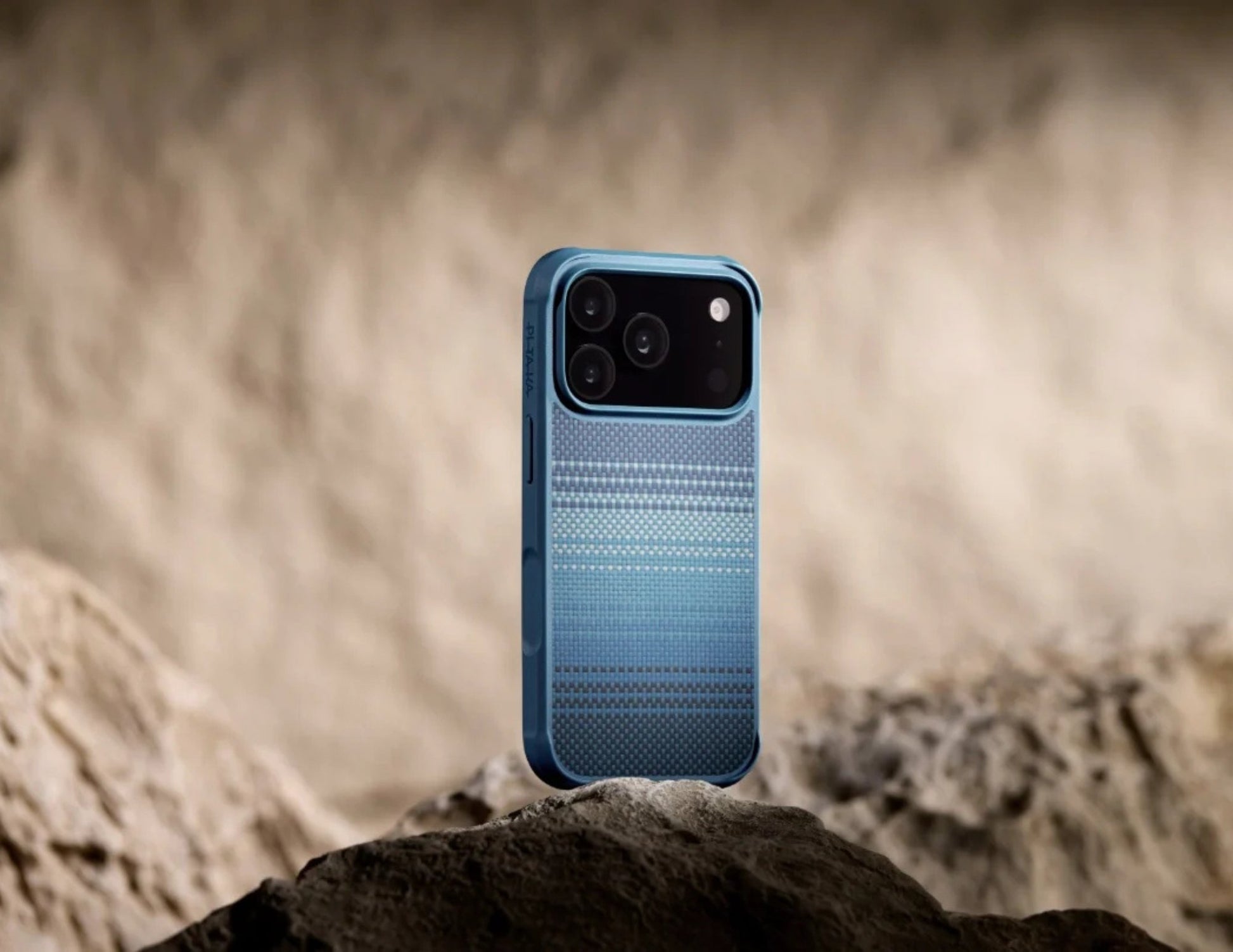 Pitaka Moonrise Aramid ProGuard case for iPhone 17 series Thabthaba Store Qatar