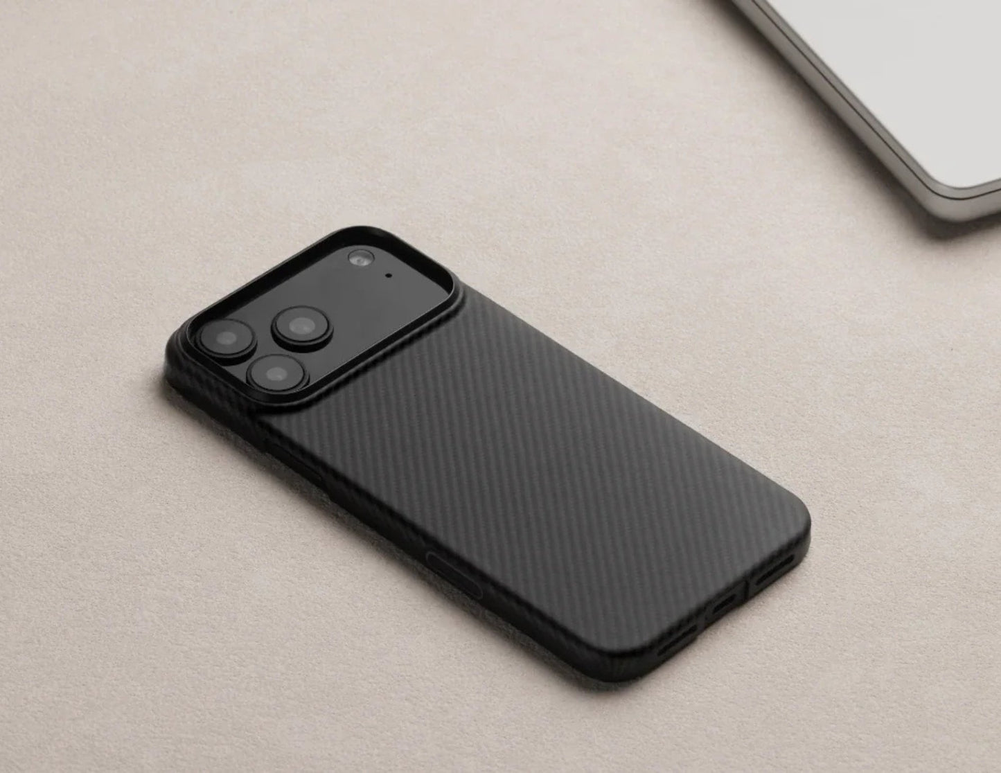 Pitaka Ultra-Slim Aramid Fiber Case for iPhone 17 Pro, Pro Max, Air, ultra-thin, MagSafe compatible, scratch-resistant, lightweight