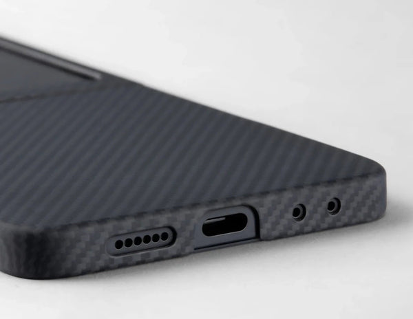 Pitaka Ultra-Slim aramid fiber case for Samsung Galaxy Z Flip 7 Black/Grey, MagSafe compatible, featherlight, scratch-resistant, at Thabthaba Store Qatar
