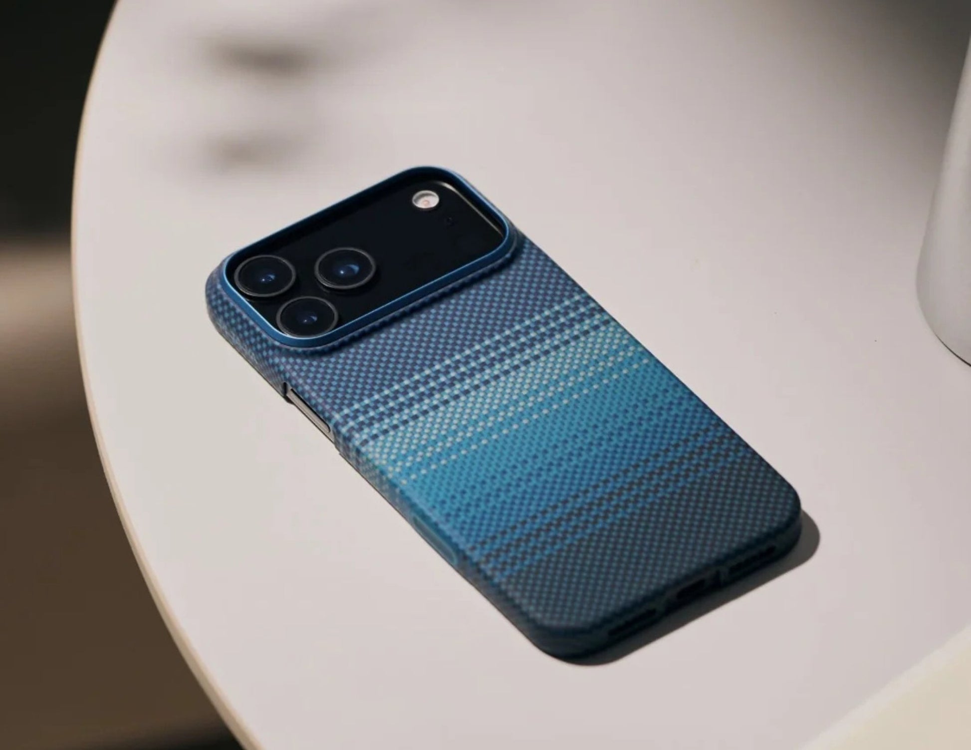 Pitaka Ultra-Slim MoonRise Aramid Fiber Case for iPhone 17 Pro & Pro Max, ultra-thin, MagSafe compatible, feather-light, scratch-resistant design