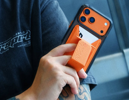 Skinarma HAXA KADO magnetic card holder with grip stand black