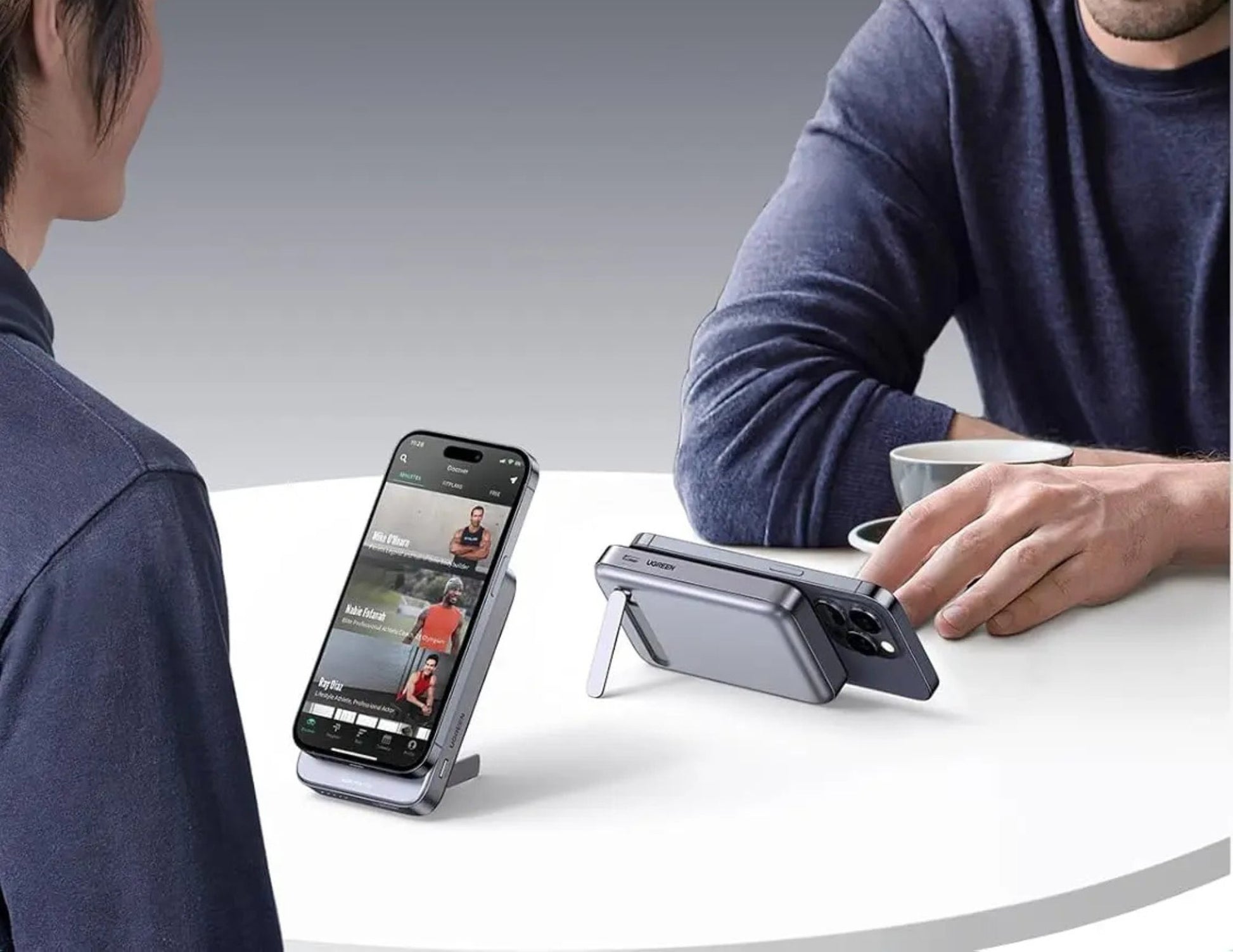 UGREEN PB206 10000mAh magnetic wireless power bank with foldable stand 15W Qi Qatar