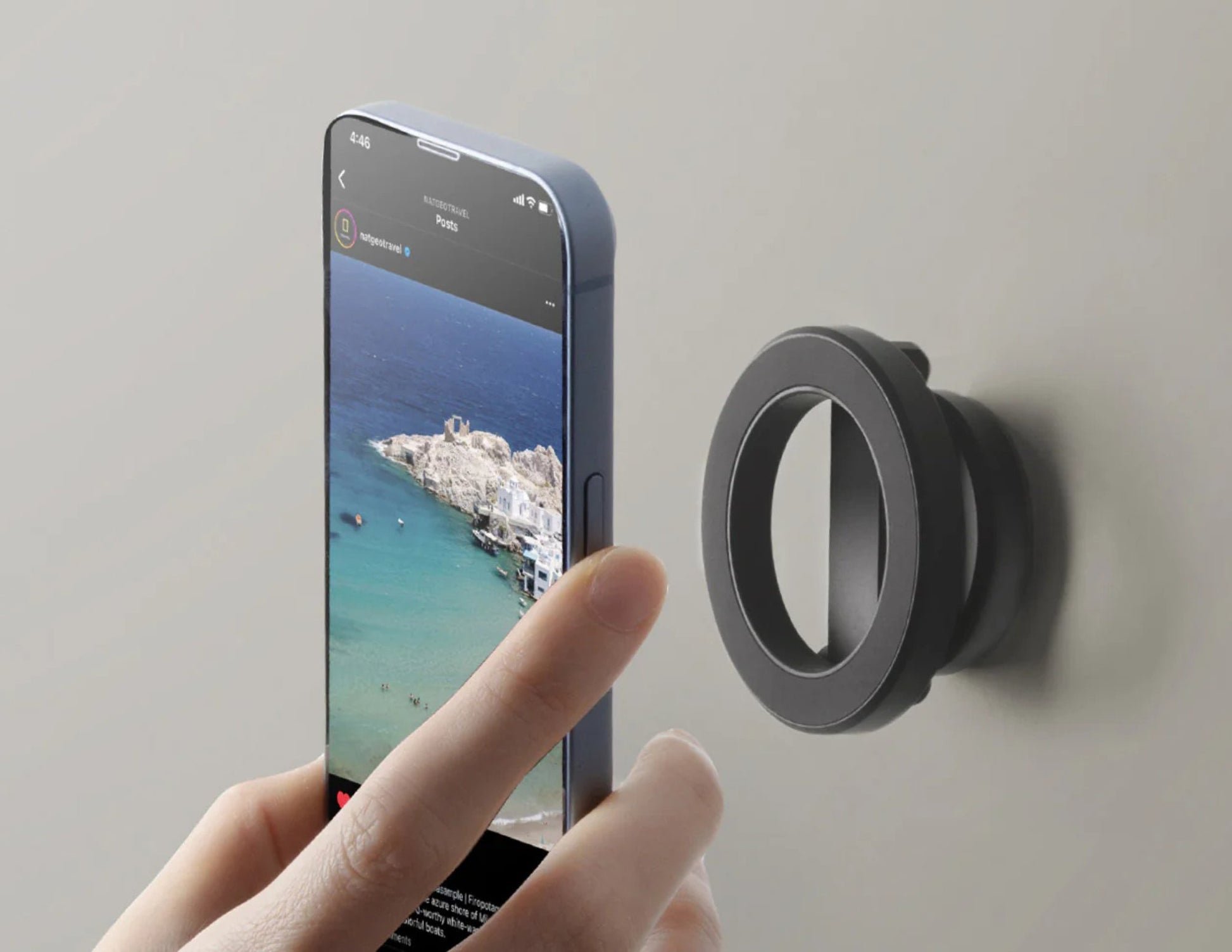 Uniq Velo universal magnetic phone mount with rotating base and folding arm Midnight Black Qatar