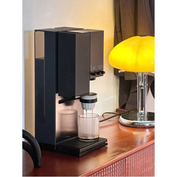xBloom Studio automatic pour-over coffee machine Midnight Black with integrated grinder and precision scale in Qatar