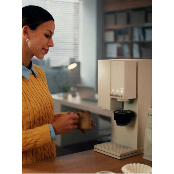 xBloom Studio automatic pour-over coffee machine Moonlight White with integrated grinder and precision scale in Qatar